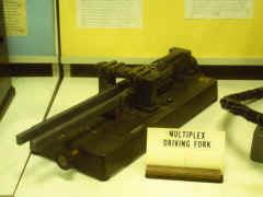 4963.jpg (2879951 bytes)